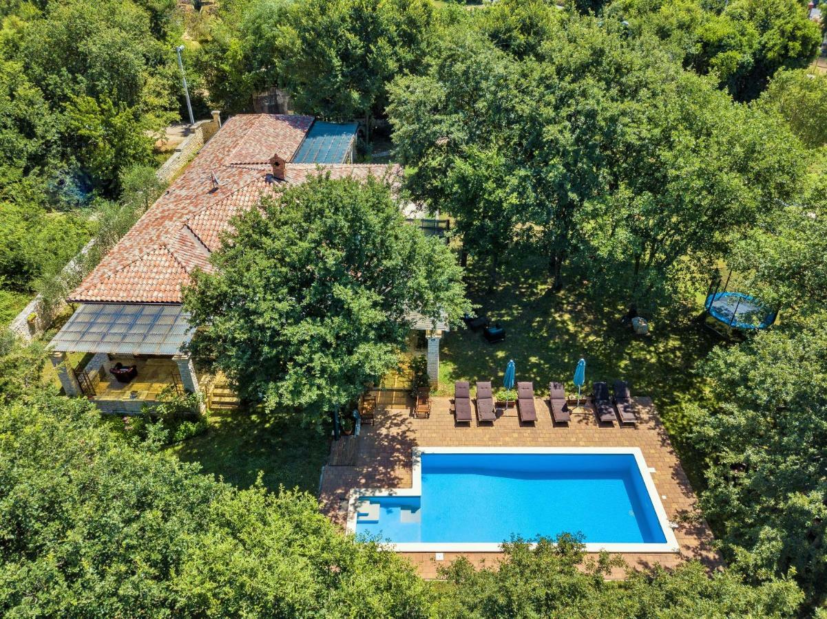 Holiday Home Sarita Sisan Exterior photo